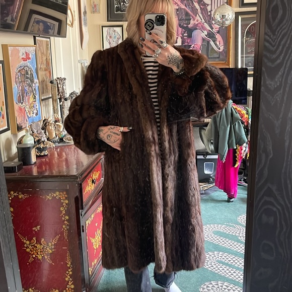 Real Fur Vintage Peacoat - Picture 7 of 7